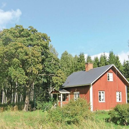 2 Bedroom Stunning Home In Molkom Sutterhojden Exteriör bild