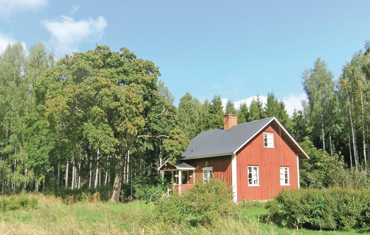 2 Bedroom Stunning Home In Molkom Sutterhojden Exteriör bild